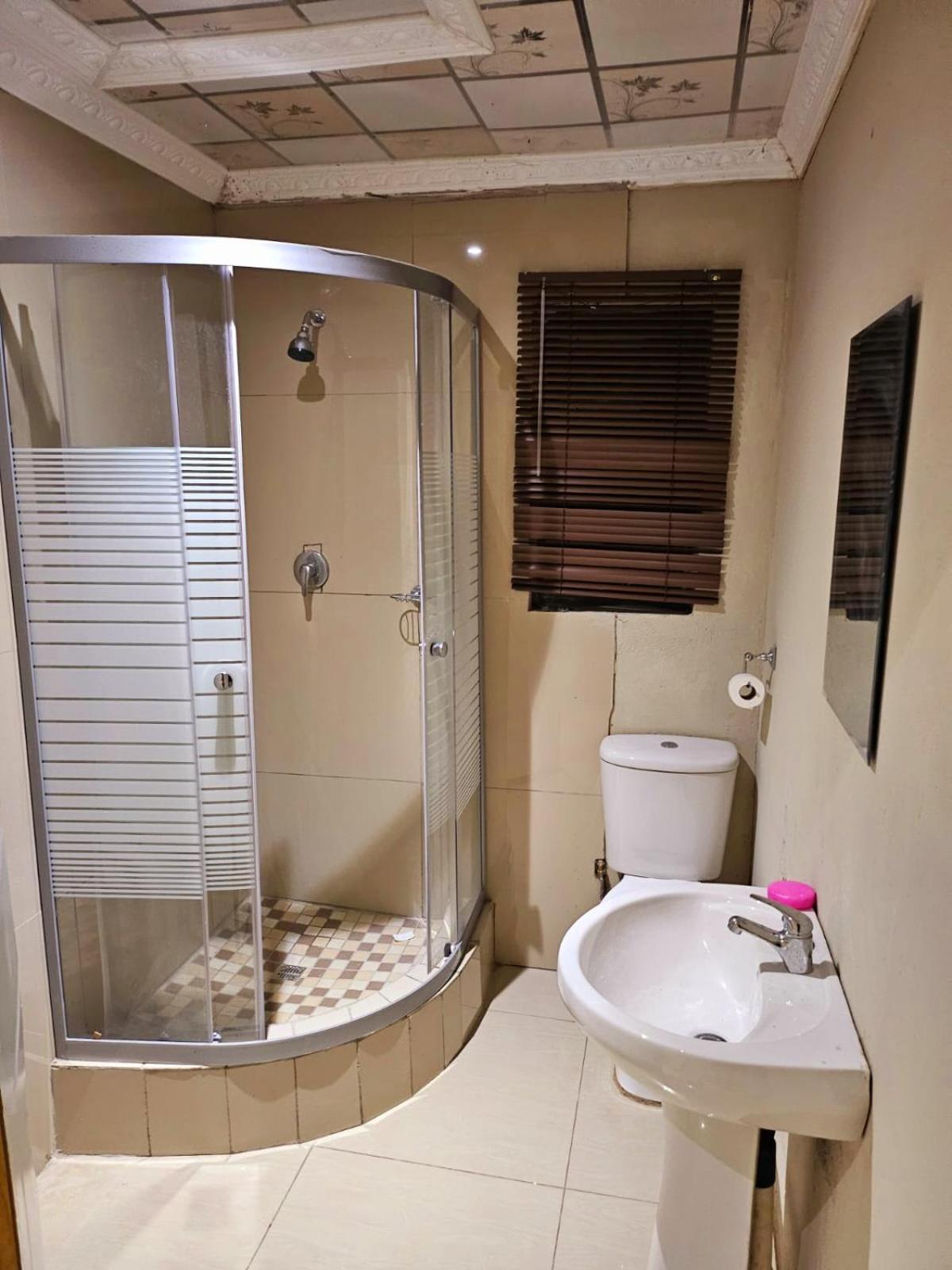 Softlife Guest House Ulundi Esterno foto